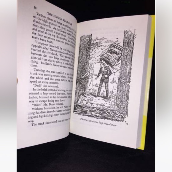 Nancy Drew Hard Cover Book Pair - Staircase/Bungalow - Picture 10 of 10